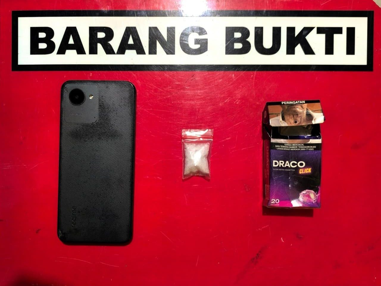 Satresnarkoba Polres Solok Tangkap Sopir 21 Tahun, Diduga Kuasai Satu Paket Sabu di Kubung