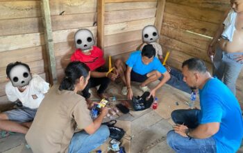 Tiga Pria Ditangkap Polisi dalam Pengungkapan Kasus Sabu di Dharmasraya, Timbangan Digital hingga Bong Disita