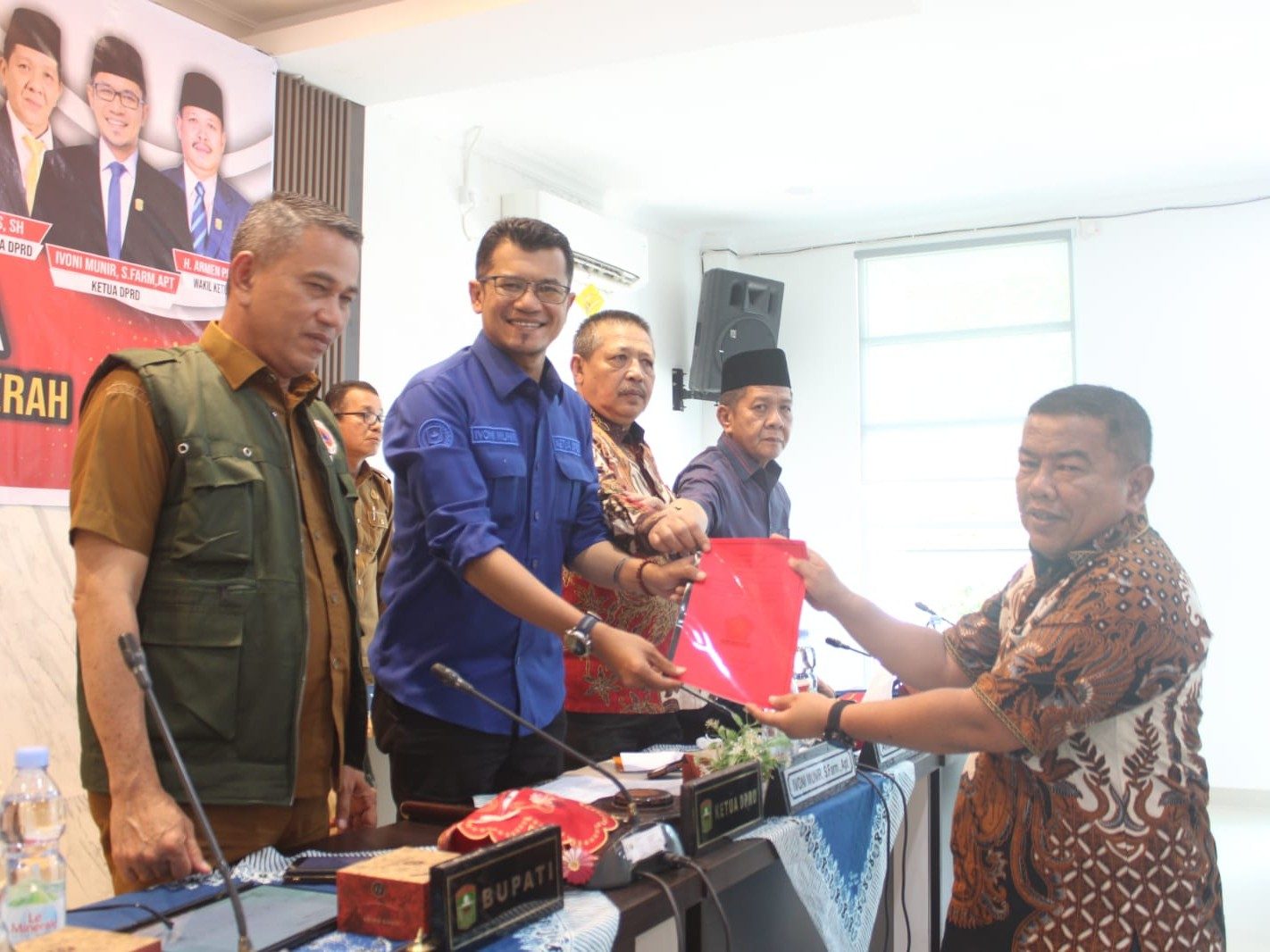 Di Tengah Duka Bencana, DPRD Kabupaten Solok Tetap Gelar Paripurna pandangan Umum Fraksi Fraksi terhadap RAPBD T. A 2027
