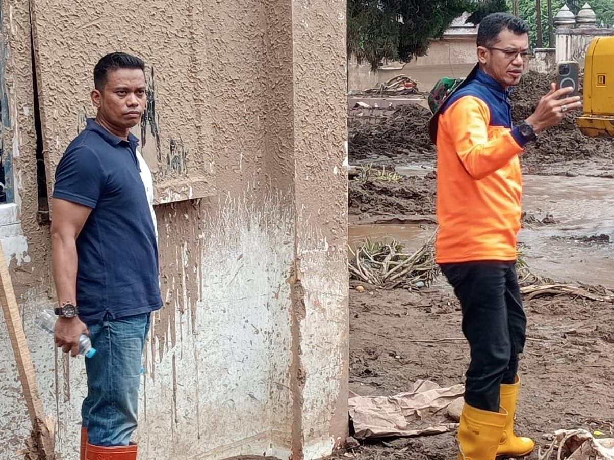 Tak Kenal Lelah, Ivoni Munir Kembali Tinjau Kantor DPRD Kabupaten Solok