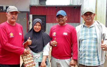 Ketua Komisi I DPRD Kabupaten Solok Iskanofis,SP Hadir Di Tengah Luka Pasca galodo, turut merasakan Datang Membawa Sembako dan Harapan