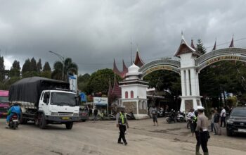 Arus Solok–Padang Kembali Lancar, Polri Bersama Warga Pulihkan Kondisi Jalan