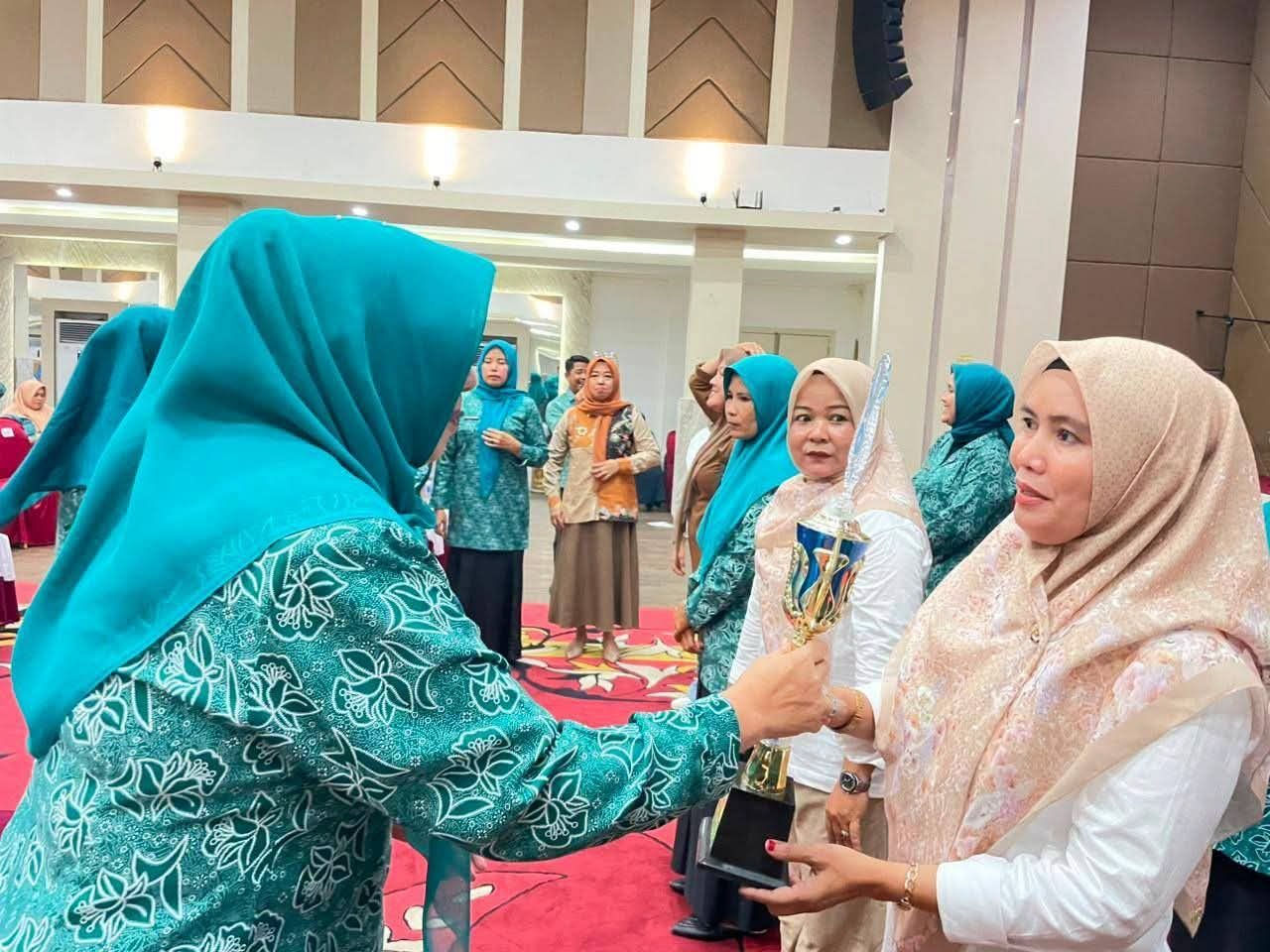 Bupati Annisa Suci Ramadhani Buka Jambore PKK Dharmasraya, Pulau Punjung Raih Juara Umum