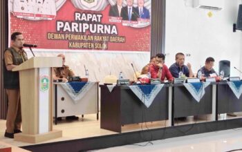 Pemkab Solok Sampaikan Jawaban atas Pandangan Fraksi terhadap RAPBD 2027 Dalam Rapat Paripurna DPRD