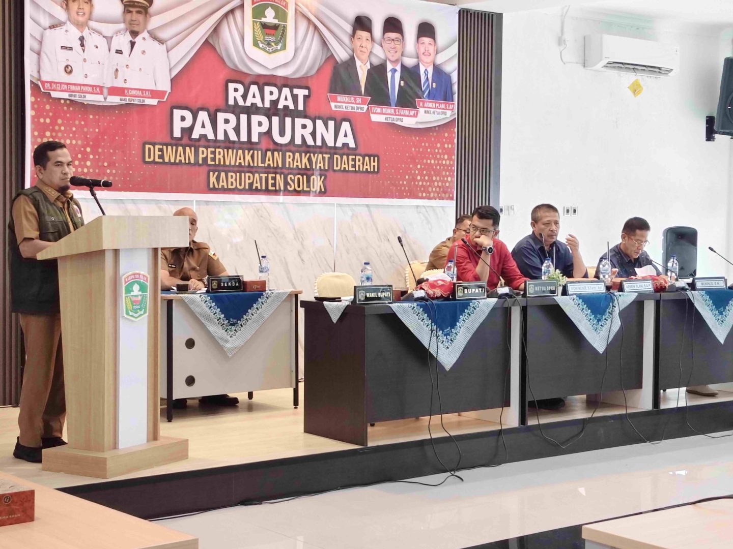 Pemkab Solok Sampaikan Jawaban atas Pandangan Fraksi terhadap RAPBD 2027 Dalam Rapat Paripurna DPRD