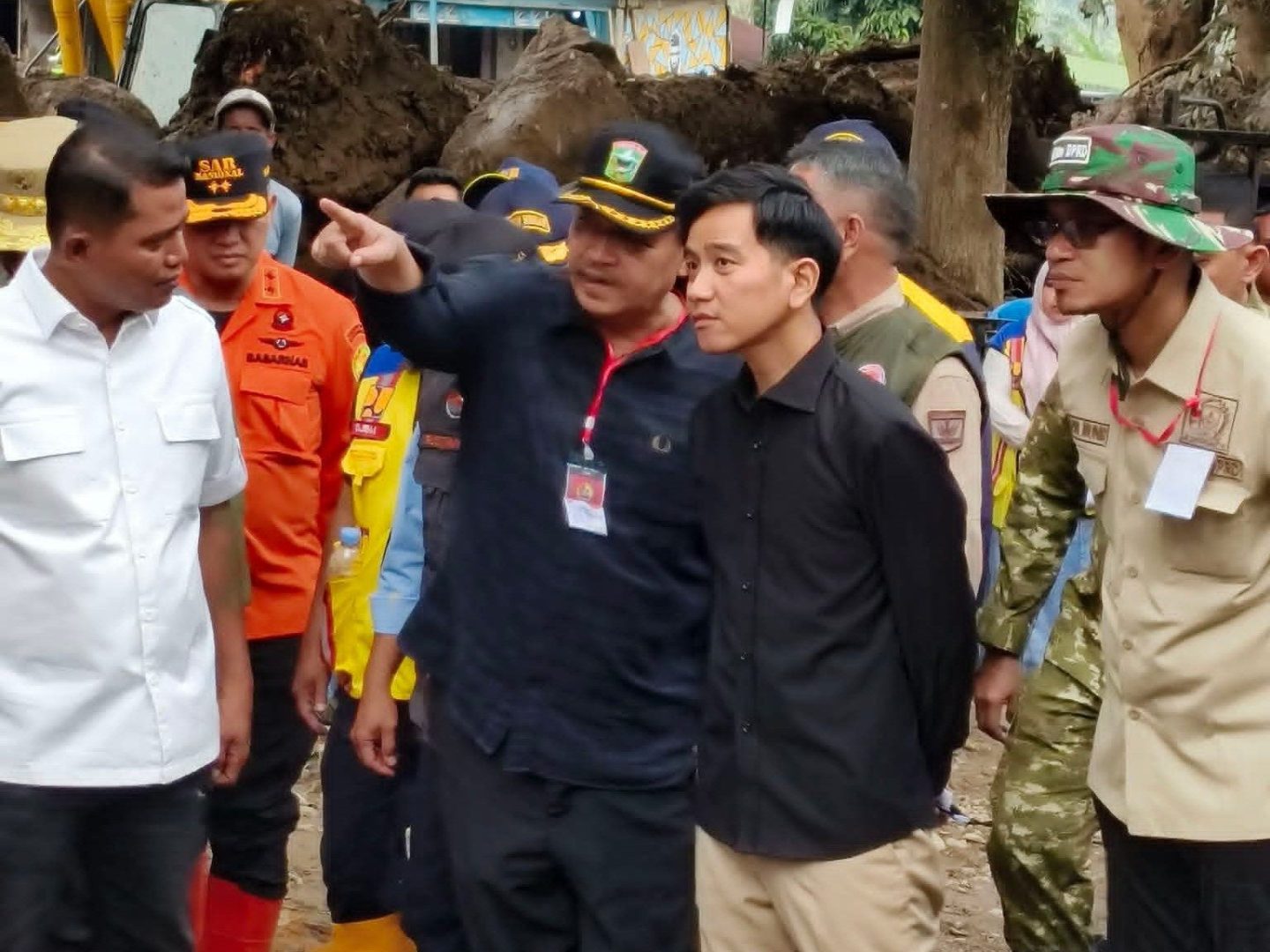 Wapres Gibran Tinjau Langsung Galodo Arosuka, Bupati dan Pimpinan DPRD Sampaikan Kondisi Bencana