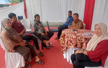 Petugas Kebersihan DLH Kabupaten Solok, Garda Terdepan Jaga Kebersihan Arena Karate Porprov XVI