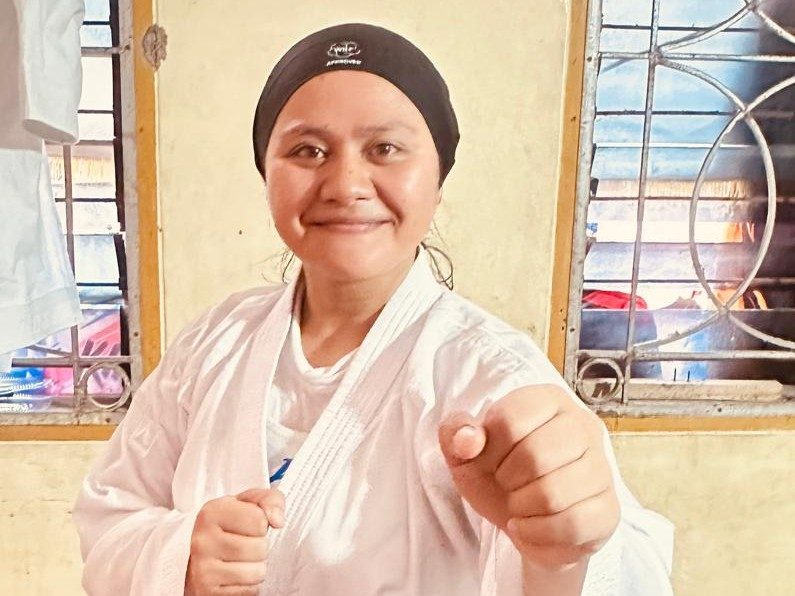 Putri Lembah Gumanti Delviva Wulandari Sumbang Emas untuk Kabupaten Solok, Cabor Karate Taklukkan Lawan dengan Skor Telak 5–3