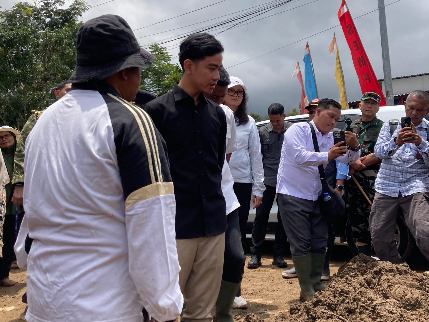 Tepat Sebulan Musibah Longsor Arosuka,Pengurus Yayasan TK dan SD Islam Sarbainah Ajak Warga Perkokoh Keimanan