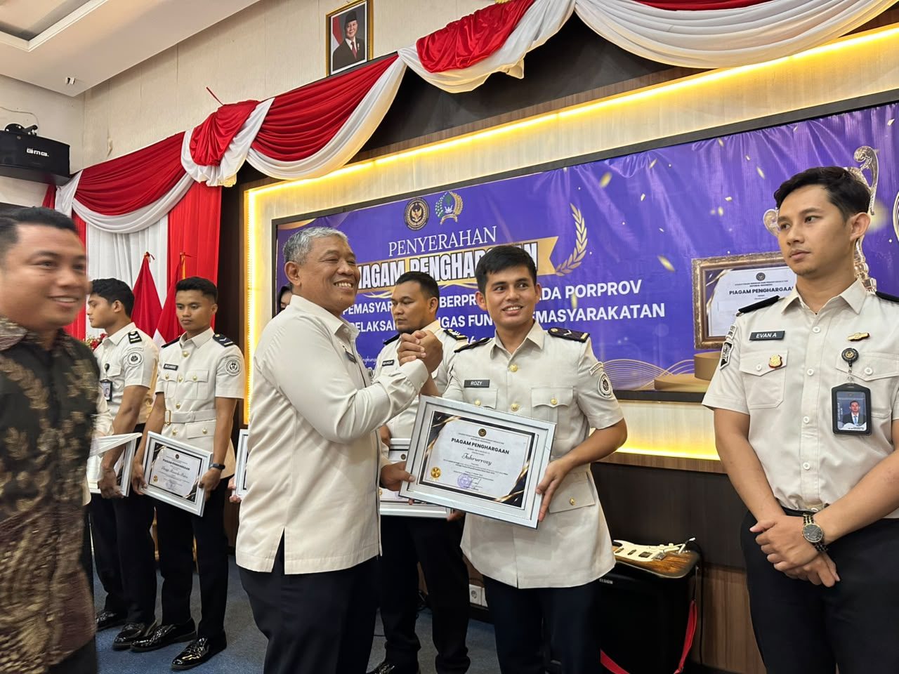 Dua Pegawai Lapas Dharmasraya Raih Penghargaan dari Kanwil Ditjenpas Sumbar