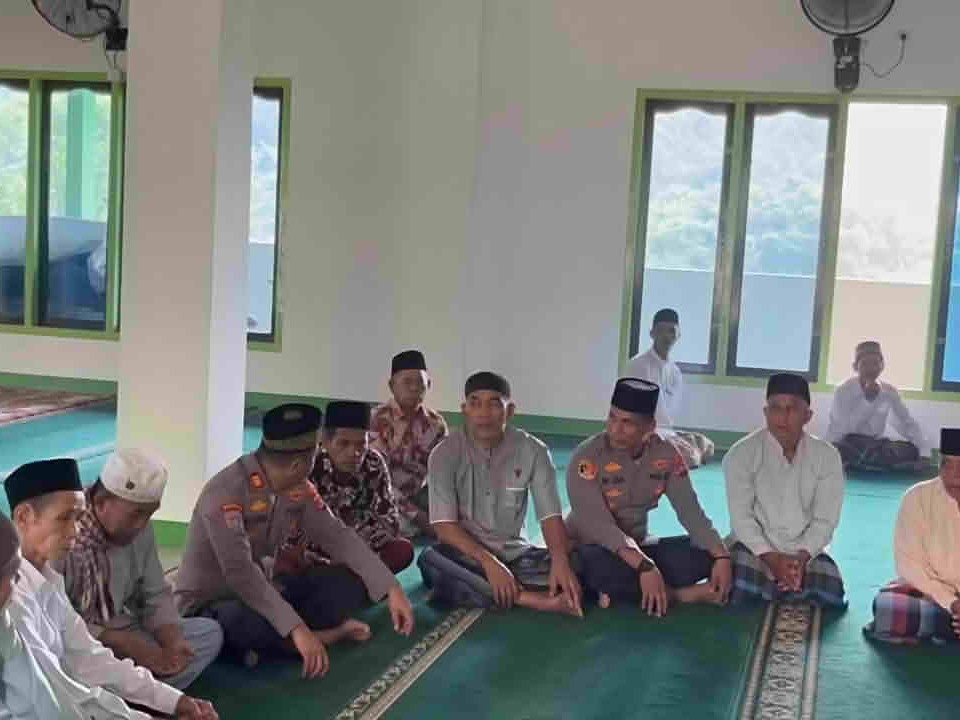 Subuh Keliling di Sitiung, Kapolres Kartyana Perkuat Kemitraan dengan Warga