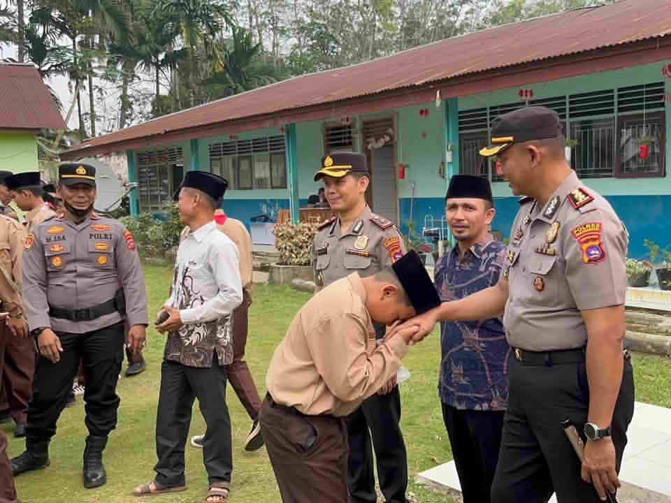 Kapolres Kartyana Edukasi Pelajar Dharmasraya Jauhi Narkoba