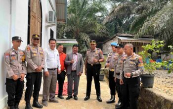 Kapolres Dharmasraya AKBP Kartyana Kawal Ibadah Minggu Kasih di Gereja HKBP
